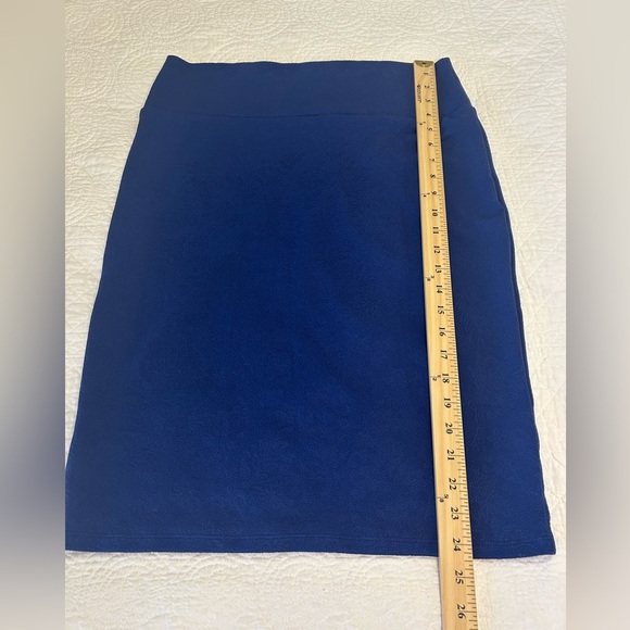 Lula Roe Royal Blue Floral Embossed Pull On Skirt. Size Large. - Picture 5 of 6